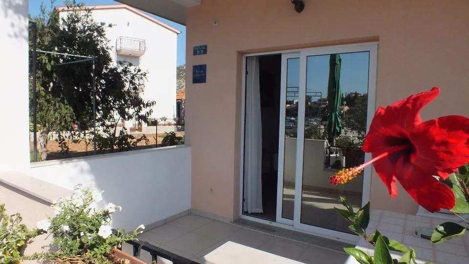 Apartments Vukman Seget Vranjica